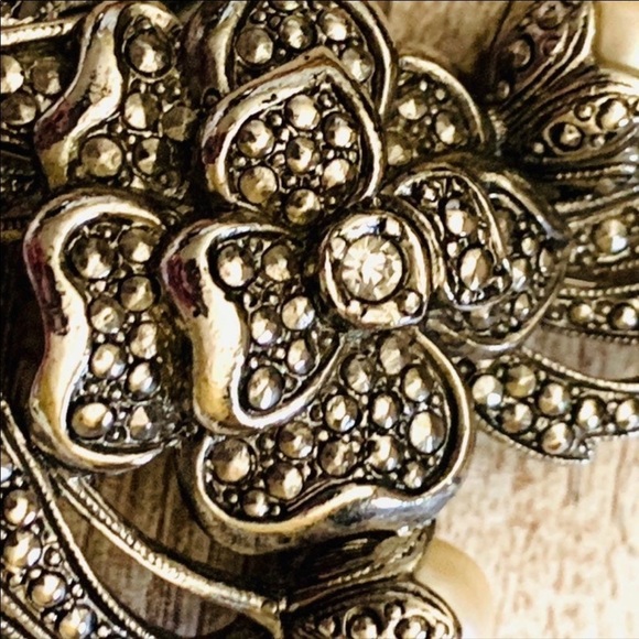 KENNETH J LANE VINTAGE MARCASITE PEARL BROOCH - Picture 9 of 10